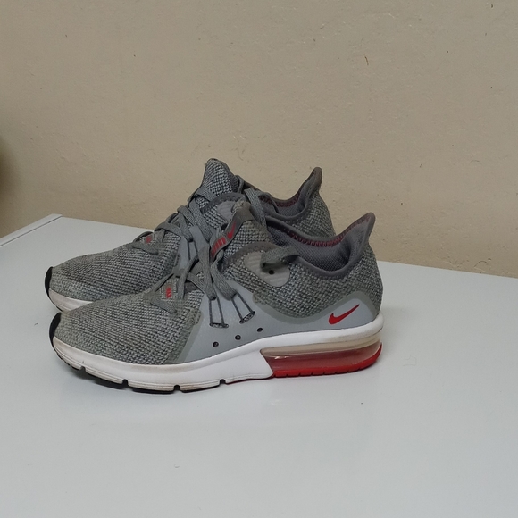 Shoes - Picture 2 of 4